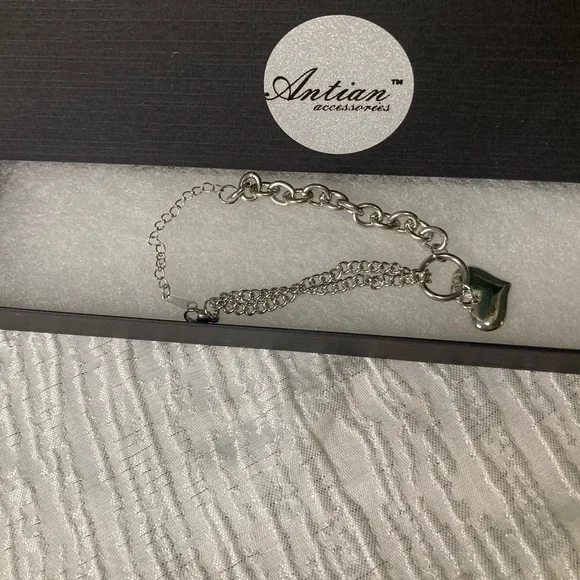 Antian Accessories™ Gold Plated Heart Charm Bracelet - Picture 3 of 4